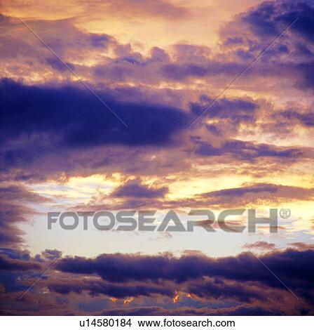 Picture - sunrise, nightfall, grey clouds, clouds, spectacular, sky, sunset. Fotosearch
