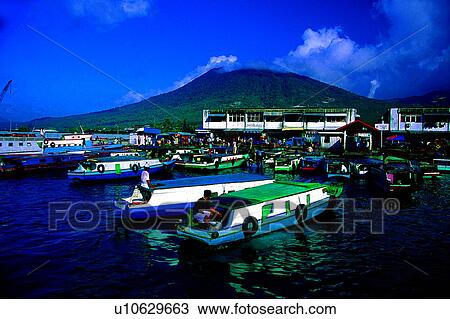 Stock Image - Diving Vacation, Port, Ocean, Blue, Sea, Nature landscape, Vessel. Fotosearch