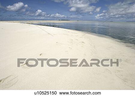Stock Image - sunny day, blue sky, outdoors, Ocean, sky, summer. Fotosearch