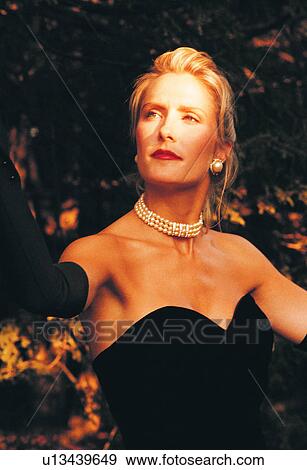 Stock Photo - Beauty & Couple, Woman, Western Women, Smiley, Western Men, Persons. Fotosearch
