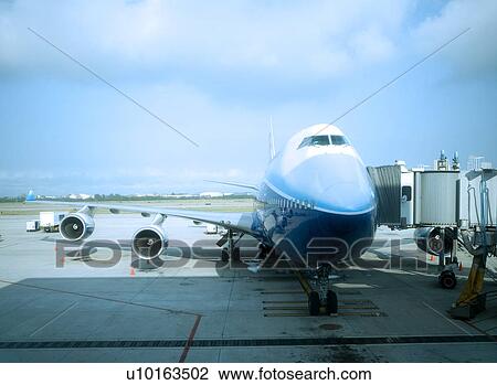 Stock Image - Japan, Tokyo, Urban Scene. Fotosearch