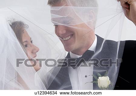 Picture - Bride and groom. Fotosearch