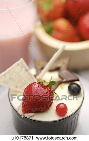 Stock Image - Close-Up, Medium Group of Objects, Indoors. Fotosearch