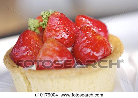 Picture - Close-Up, Small Group of Objects, Indoors. Fotosearch