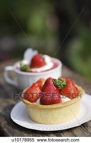 Close-Up, Small Group of Objects, Indoors View Large Photo Image Stock Photography - Close-Up, Small Group of Objects, Indoors. Fotosearch