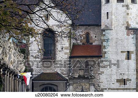 Picture - House with trees. Fotosearch