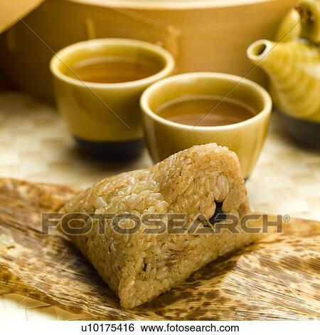 Stock Photograph - Medium Group of Objects, Indoors. Fotosearch