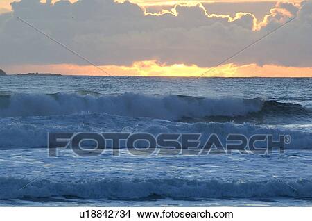 Picture - Sunset, Chesterman Beach, Tofino, Vancouver Island, BC. Fotosearch