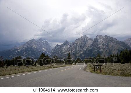 Picture - USA, Road in non-urban setting. Fotosearch