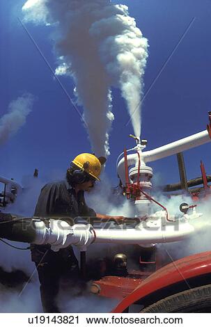 Stock Image - Hydraulic Fracturing Operation. Fotosearch
