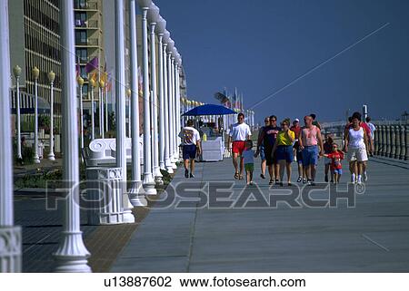 children, crowds, fathers, mothers, families, happy View Large Photo Image Stock Image - children, crowds, fathers, mothers, families, happy. Fotosearch