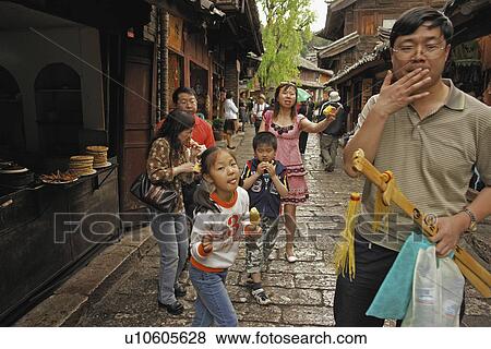 Stock Photo - holiday, person, tourists, chinese, china, people. Fotosearch