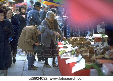 hunch, temple, kyoto, day, market, toji View Large Photo Image Stock Image - hunch, temple, kyoto, day, market, toji. Fotosearch