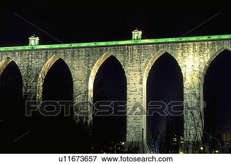 Stock Photo - aqueduto, livres, aguas, aqueduct, fitness. Fotosearch