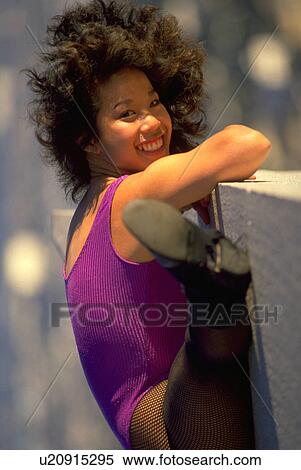 Stock Photography - ledge, fitness, dancer, beauty, dance, woman. Fotosearch
