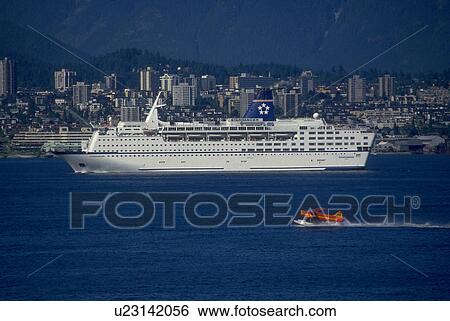 Stock Photograph - small, harbor, ship, cruise, big, vancouver. Fotosearch