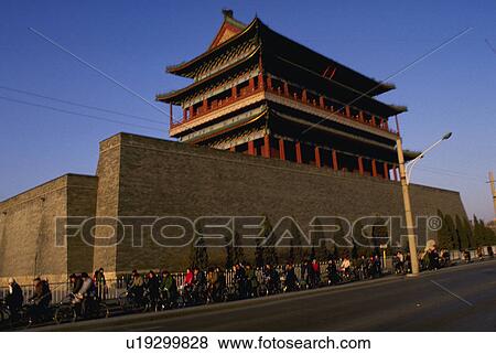 Stock Photo - gate, architecture, males, men, qian, temple. Fotosearch