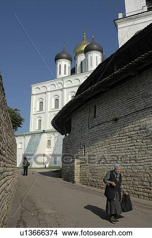 Picture - russia, people, person, pattern, house, frame. Fotosearch