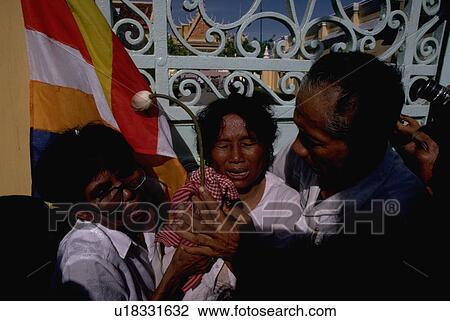 flag, people, protest, protesting, group, flower View Large Photo Image Stock Image - flag, people, protest, protesting, group, flower. Fotosearch