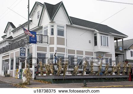 bayfield, plaza, marina, located, restaurant, pier View Large Photo Image Stock Photography - bayfield, plaza, marina, located, restaurant, pier. Fotosearch