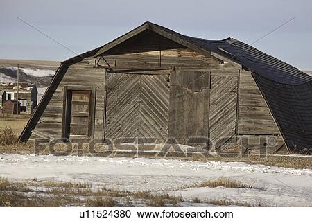 Stock Image - canada, old, saskatchewan, nedpath, garage, abandoned. Fotosearch