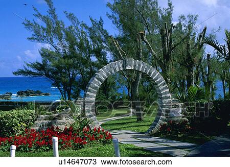 Stock Image - hamilton, bermuda, park, parlaville, traditional, moongate. Fotosearch