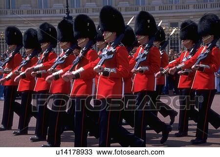 Stock Image - london, guard, palace, buckingham, outside, changing. Fotosearch