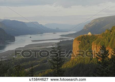 Stock Photo - oregon, point, portland, gorge, columbia, crown. Fotosearch