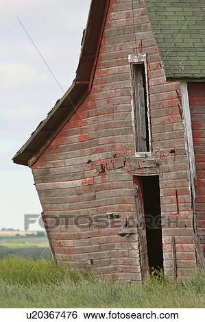 Stock Photograph - saskatchewan, leaning, scenic, barn, old, slightly. Fotosearch