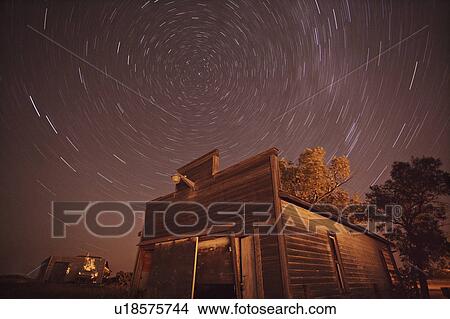 Picture - skies, archydal, garage, old, starlit. Fotosearch