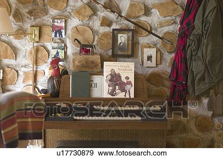 Stock Photo - wisconsin, organ, cable, cabin, family, electronic. Fotosearch