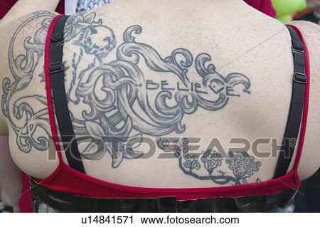Agganciare tatuaggi