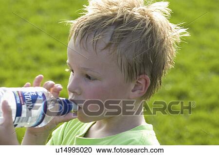 Stock Image - carondelet, soccer, hydrated, getting, player, thirsty. Fotosearch