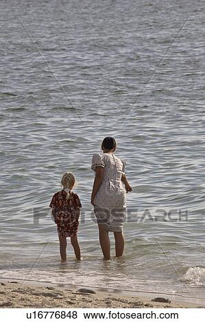 Stock Photo - florida, child, water, enjoying, kid, mother. Fotosearch