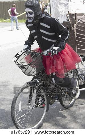 heart, pulling, bicycle, behind, float, skeleton View Large Photo Image Stock Image - heart, pulling, bicycle, behind, float, skeleton. Fotosearch
