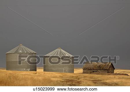 old, buildings, canada, saskatchewan, scenic, farm View Large Photo Image Stock Photo - old, buildings, canada, saskatchewan, scenic, farm. Fotosearch