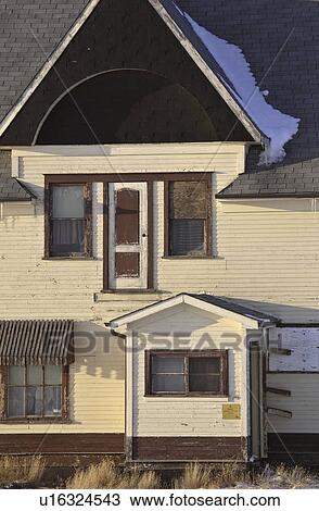 Stock Image - saskatchewan, abandoned, scenic, house, town, old. Fotosearch