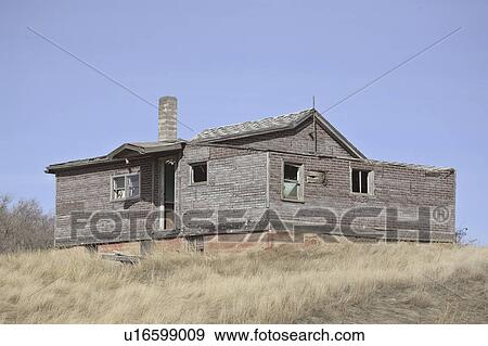 Stock Photo - saskatchewan, town, scenic, crestwyn, house, old. Fotosearch