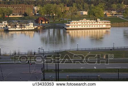 Stock Image - show, science, centennial, minnesota, museum, view. Fotosearch