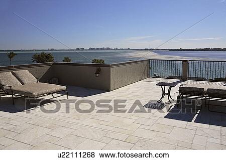 Stock Photo - florida, patio, scenic, home, beautiful, roof. Fotosearch
