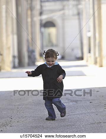 Picture - girl, children, street, playing, little. Fotosearch