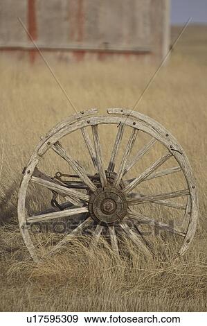 Stock Photo - saskatchewan, wooden, scenic, wheel, wagon, old. Fotosearch