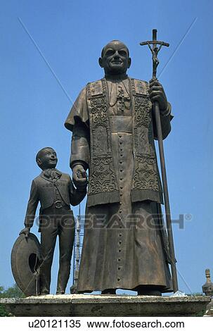 Stock Photography - seen, pope, boy, little, paul, statue. Fotosearch