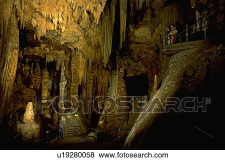 Stock Photo - stalactitescaves, cavern, stalagmites, underground, virginia, luray. Fotosearch