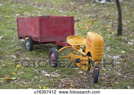 tractor, minneapolis, toy, mm, moline, antique View Large Photo Image Stock Image - tractor, minneapolis, toy, mm, moline, antique. Fotosearch