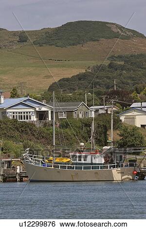 Stock Photograph - view, anau, docked, ship, scenic. Fotosearch
