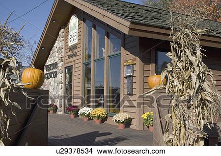 Picture - wisconsin, center, cable, decorations, autumn, visitor. Fotosearch