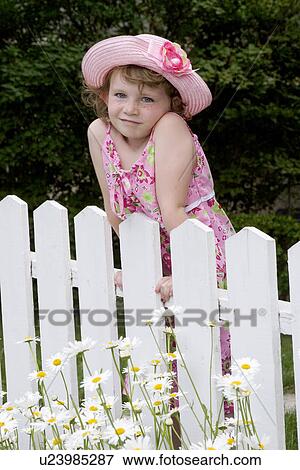 sundress and hat