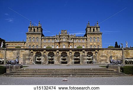 Picture - Blenheim Palace, Woodstock, near Oxford, Oxfordshire, England. Water fountains in wall in lower water terrace. Fotosearch