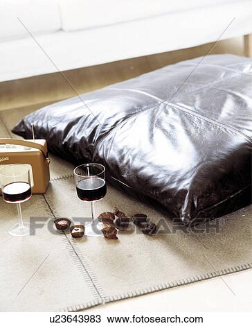 Stock Image - Relaxed Lifestyle Living. &#13; &#10; &#13; &#10; . Fotosearch